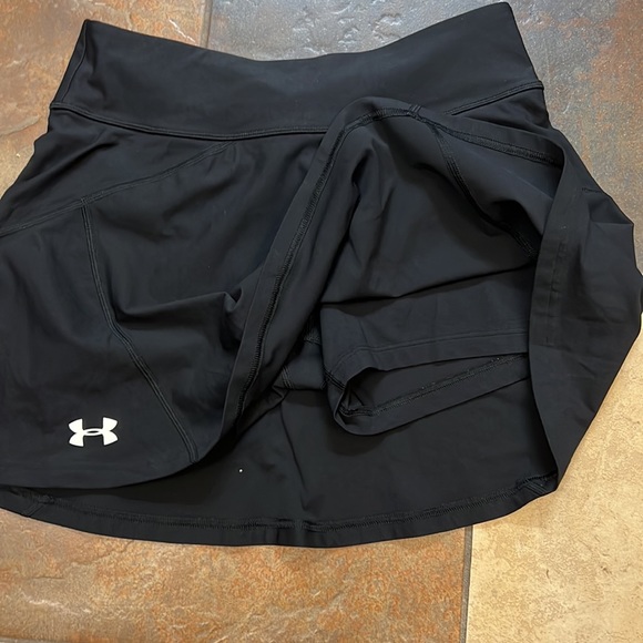 2 Piece Under Armour and Skort and Jegging Medium - Picture 3 of 5